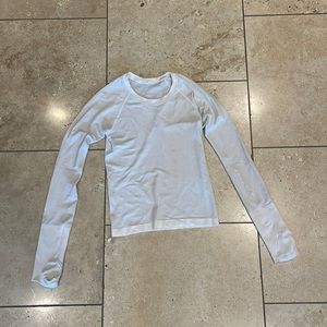 Size 2 Lululemon White Swiftly Tech Long-Sleeve Shirt 2.0